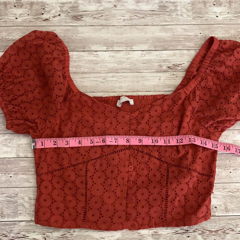 Lucky Brand Red Eyelet Button Front Peasant Puff Sleeve Shirt Tandori Spice - Picture 10 of 12